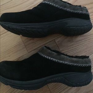 Merrell Sherpa Lined Black Suede Clogs